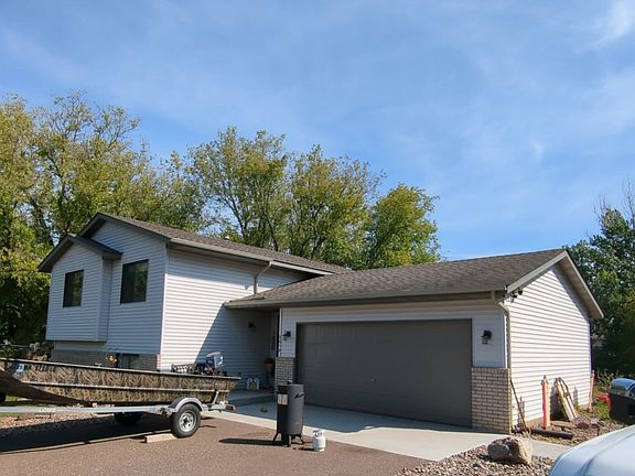 2nd image of 5012 Evergreen Trl