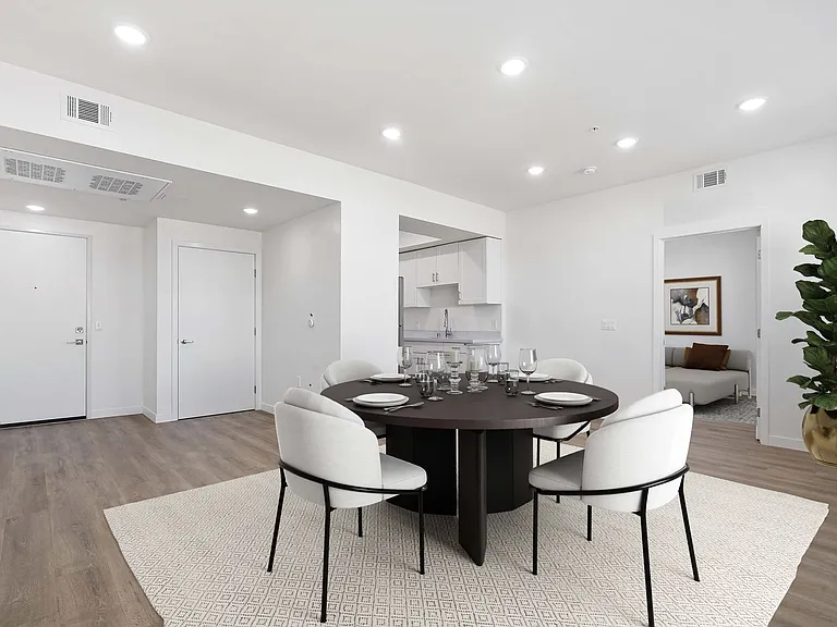 14541 Gilmore St Apartments — Photo 35