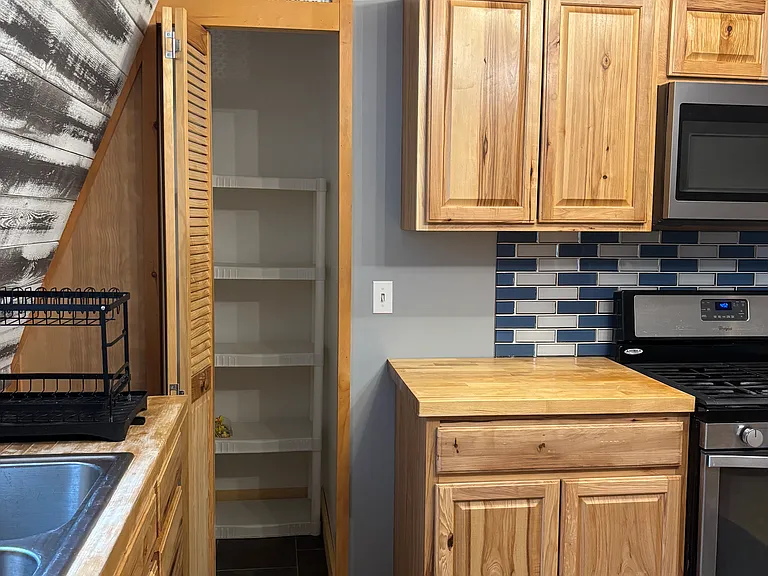 144 Alexander Ln — Photo 7