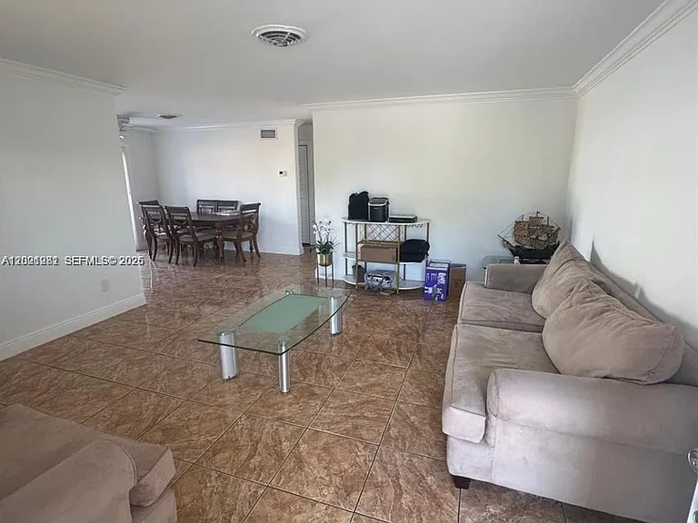 2801 NW 183rd St — Photo 4