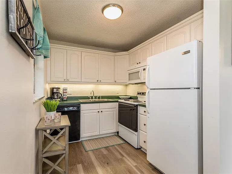 5 Vista Palm Ln #203 — Photo 13