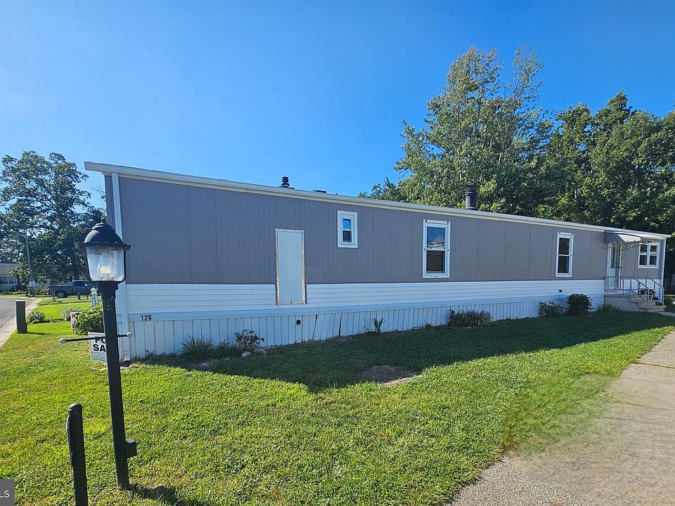 1st image of 124 Country Ln Unit 124