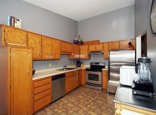 4021 Silver Lake Rd, Saint Anthony, MN 55421