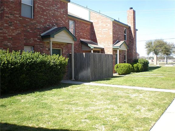 2nd image of 3712 Clubview Dr