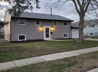 1390 Glen Hill Dr, Glendale Heights, IL