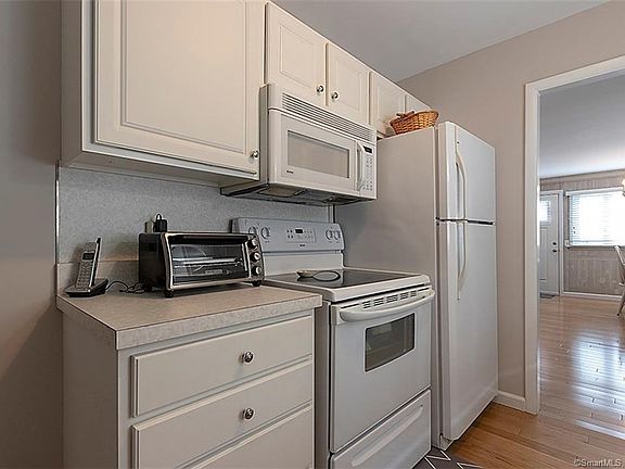 Newer cabinets and brand new microwave