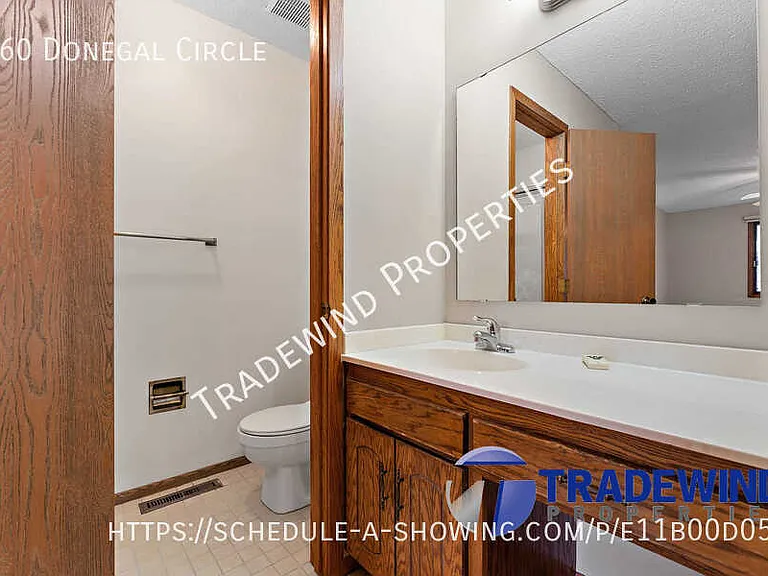 560 Donegal Cir — Photo 18