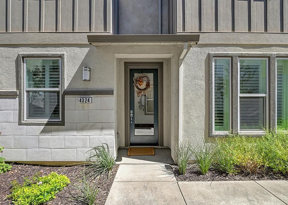 1st image of 4324 Ocean Ln