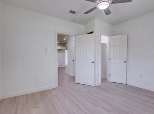 2816 N Sonny Ln, Galveston, TX 77554