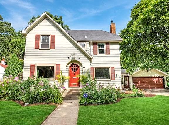 2nd image of 316 Glendenning Pl