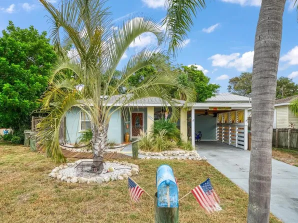 1207 1st St, Indian Rocks Beach, FL 33785