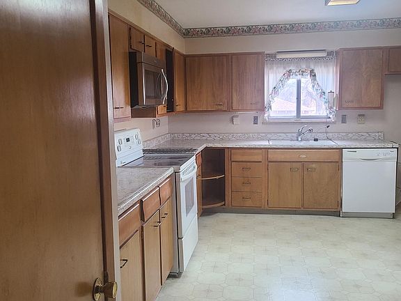 2nd image of 12280 W 58th Ave