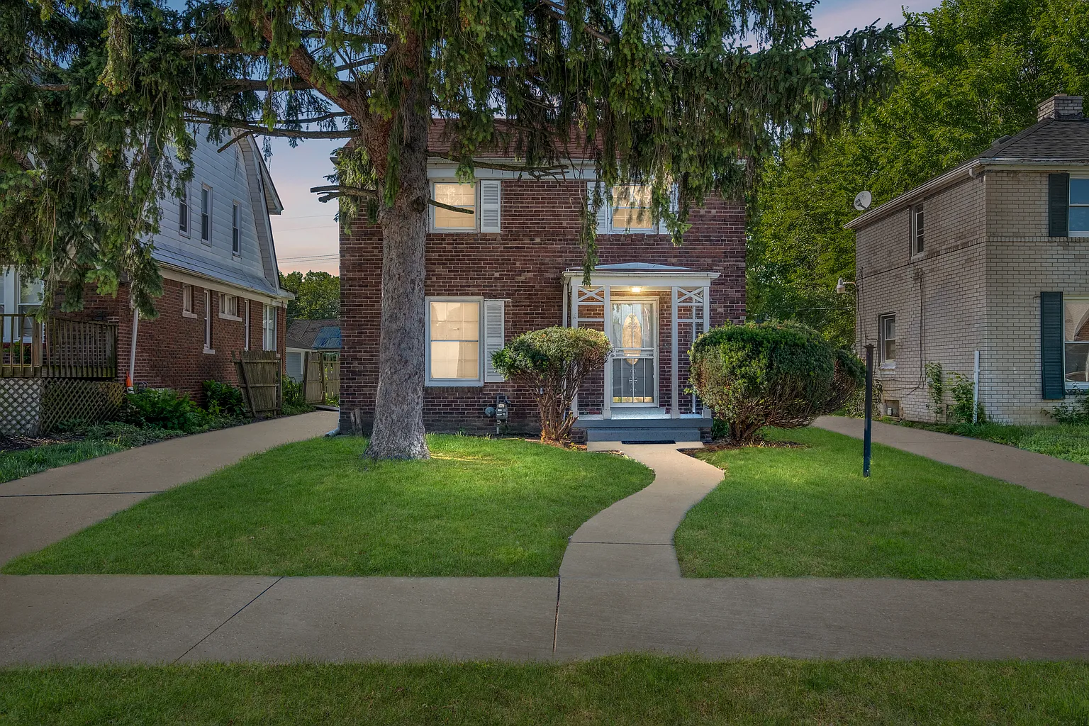11487 Kenmoor St photo 1