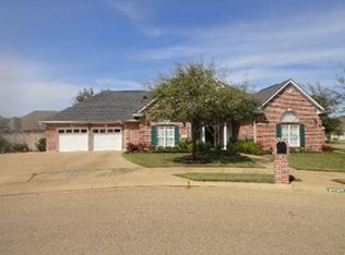 3707 Creston Ln, Bryan, TX 77802
