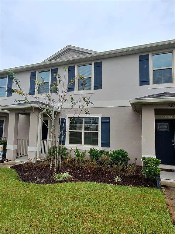 3 bed, 2.5 bath, 1569 sqft, $2,299 — Photo 1
