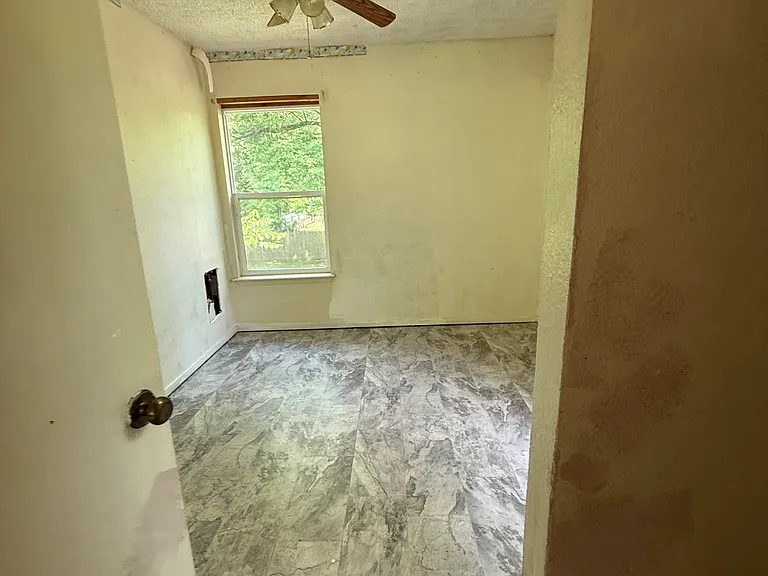 374 W Blackbourn St — Photo 14