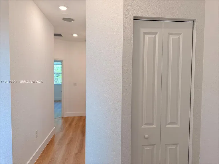 1328 SE 26th Ter — Photo 32