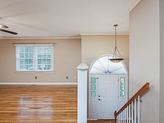 5th image of 228 Chickasaw Cir