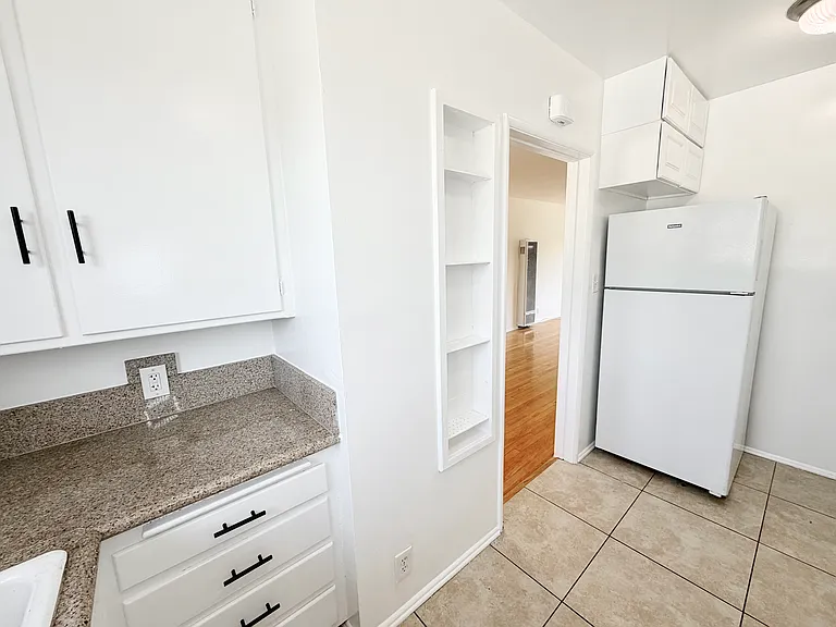 235 E California Blvd — Photo 14