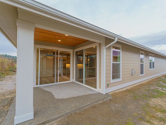 3rd image of 61 Waterford Ct