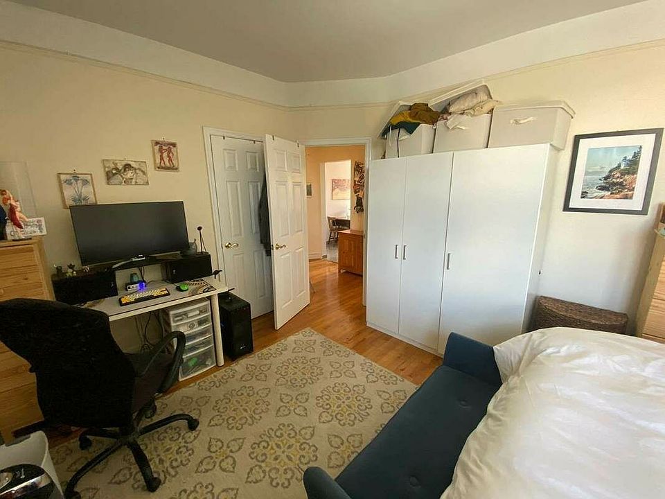 1st image of 32-82 42nd St APT D4