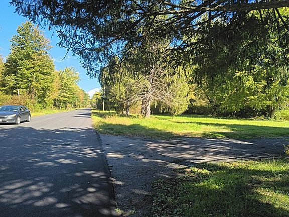 4th image of 1527 Liberty Rd
