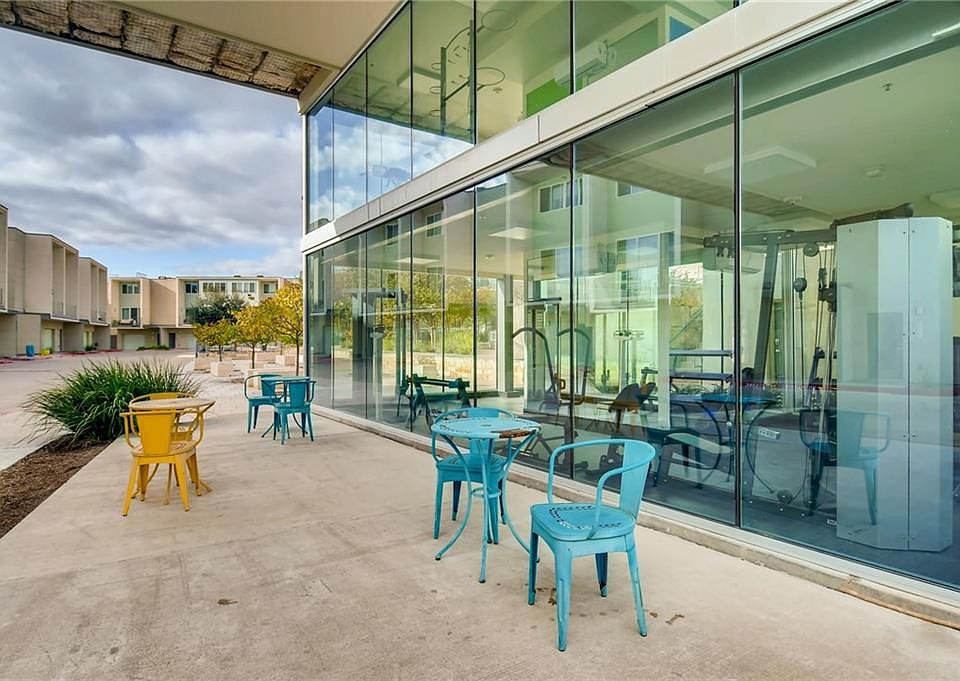 1st image of 604 N Bluff Dr Unit 220