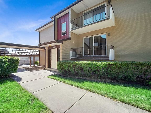2nd image of 4736 W 105th Pl #1021