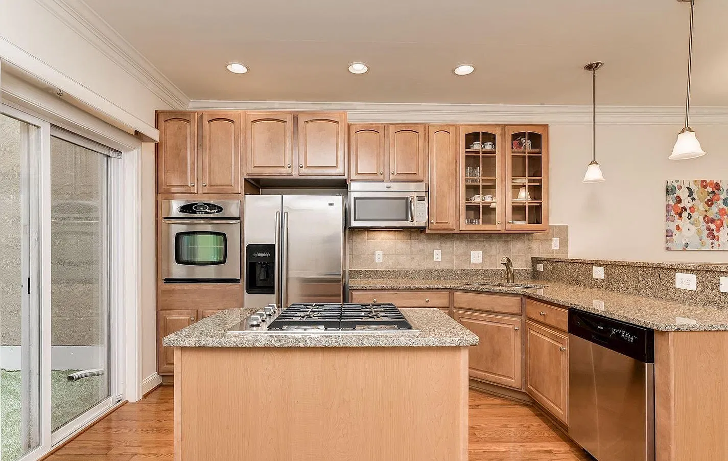 3 bed, 2.5 bath, 2600 sqft, $3,000 — Photo 4