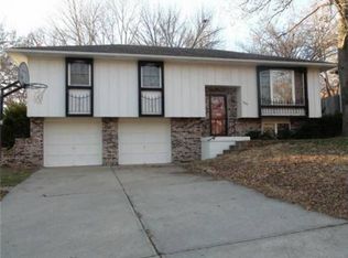 1909 SE Manor Pl, Blue Springs, MO 64014