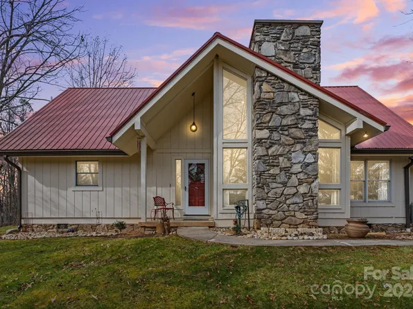 511 Nellie John Dr, Clyde, NC 28721