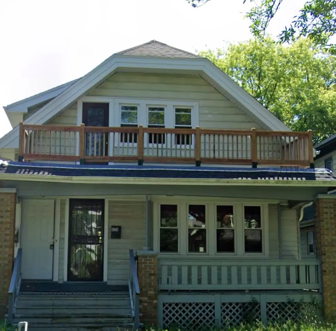 3 bed, 950 sqft, $1,050 — Photo 1
