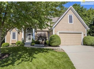 4648 Roberts St, Shawnee, KS 66226