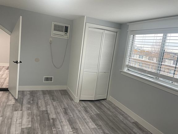 2nd image of 267 Maple Pkwy #130