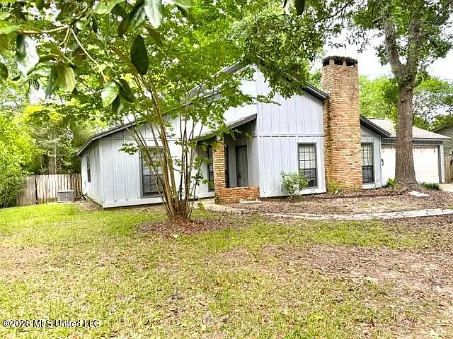 3 bed, 2.0 bath, 1120 sqft, $1,700 — Photo 1