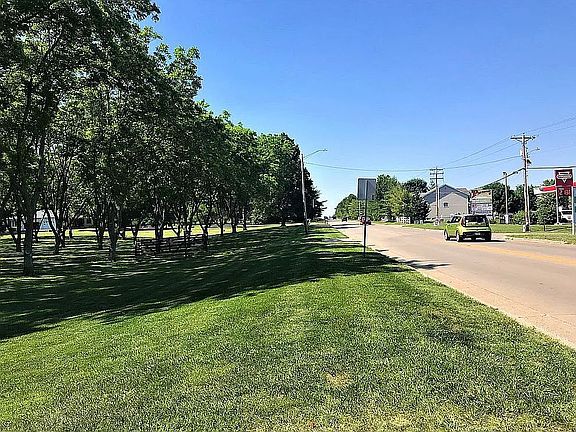 2nd image of 1556 Hartman Ln