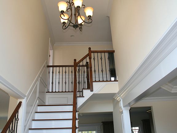 3rd image of 15 Southwood Cir