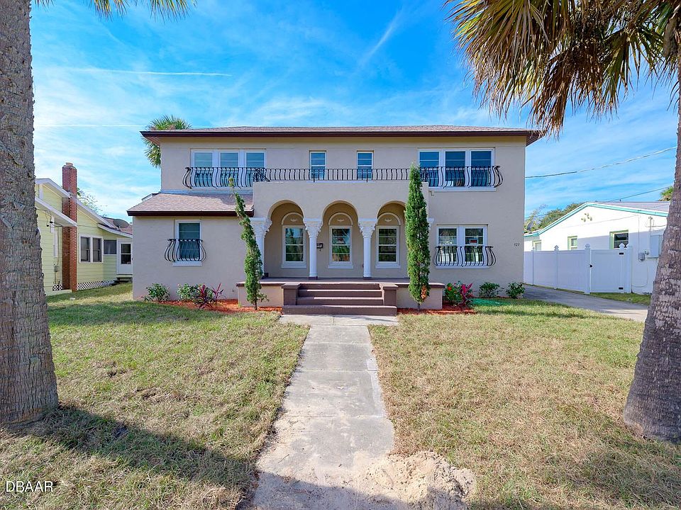 1st image of 923 N Oleander Ave