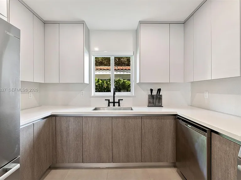 45 Palermo Ave — Photo 6