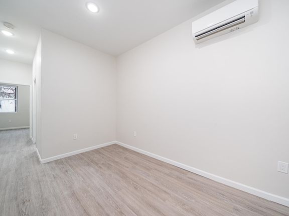 3rd image of 126 Saint Pauls Ave #1R