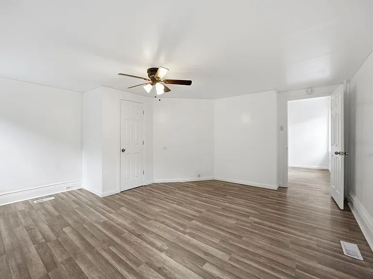 2822 Salisbury St — Photo 13