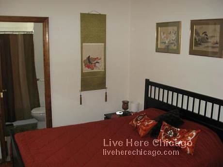 1st image of 4867 N Washtenaw Ave #2