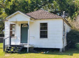 4002 Rosedale Ln, Bacliff, TX 77518