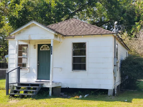 4002 Rosedale Ln, Bacliff, TX 77518