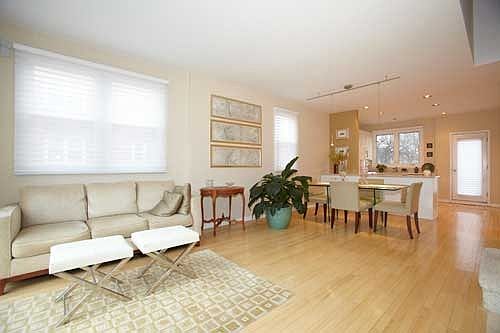 5th image of 2901 N Wolcott Ave Unit J