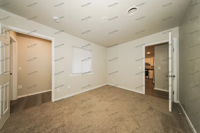 1509 Hampton Dr — Photo 9