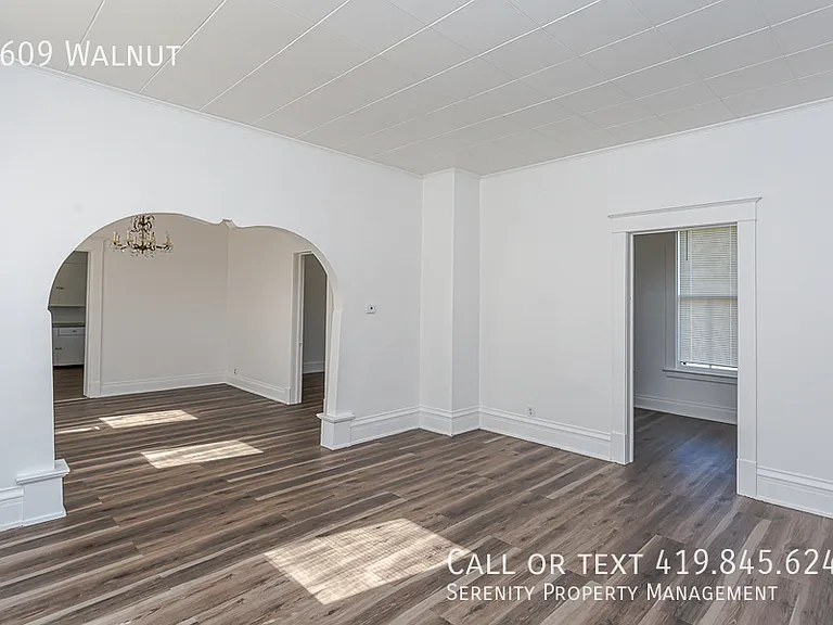 1609 Walnut St — Photo 4