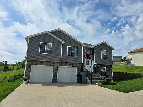 203 Ridgeview Dr Photo 1