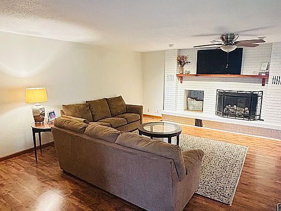 3rd image of 260 Jeffery Dr