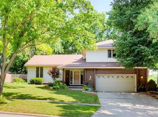 5209 Dakota Dr, West Des Moines, IA 50265